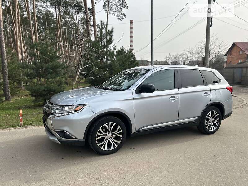 2017 MITSUBISHI Outlander