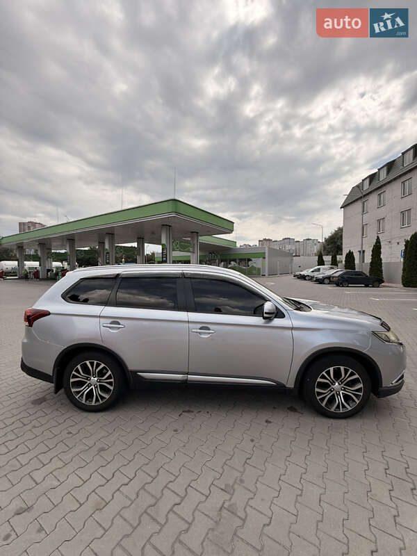2016 mitsubishi outlander
