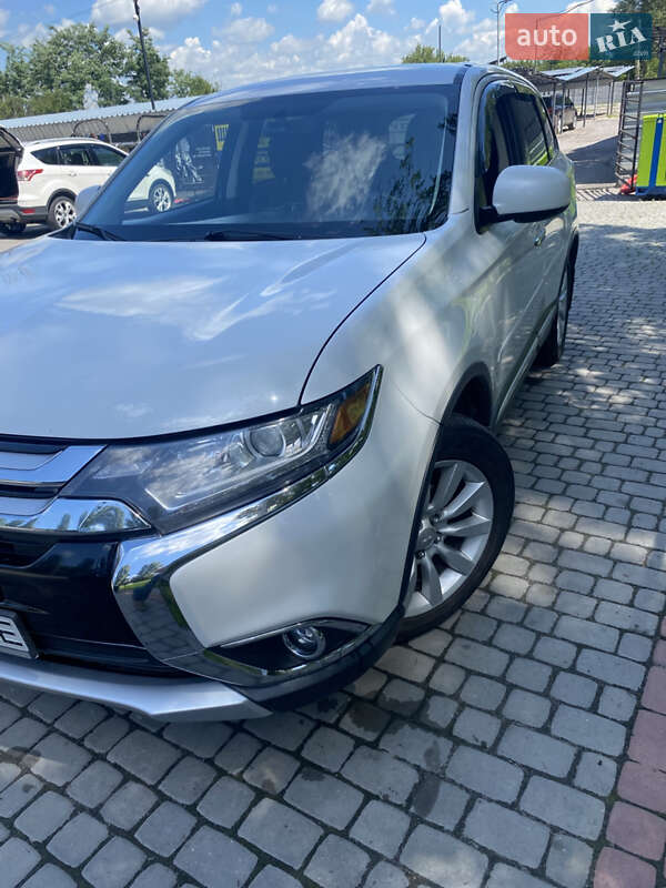 2016 mitsubishi outlander