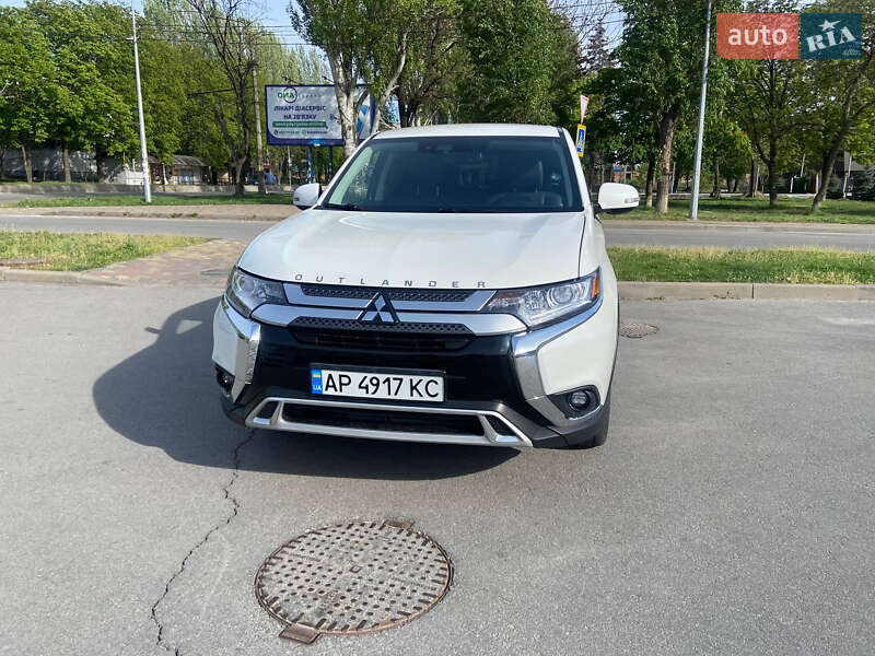 2020 mitsubishi outlander