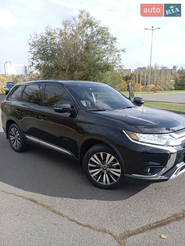 2019 mitsubishi outlander
