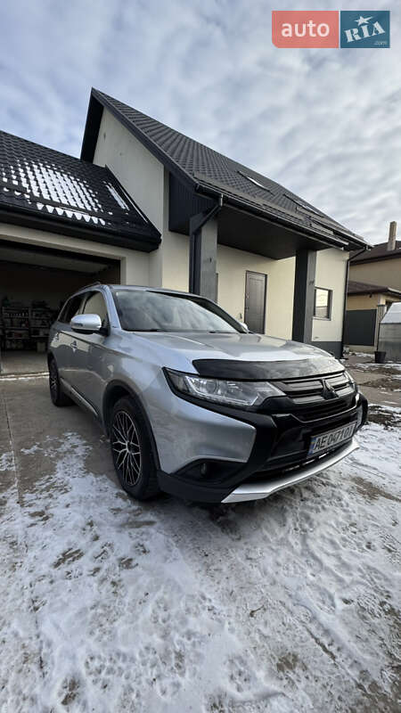 2016 MITSUBISHI Outlander