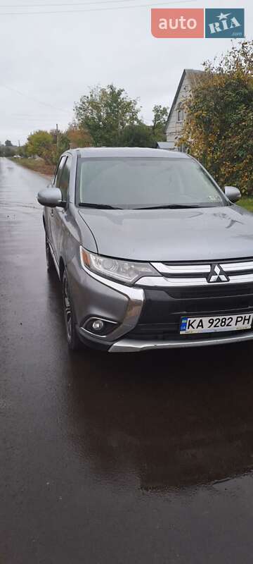 2016 mitsubishi outlander