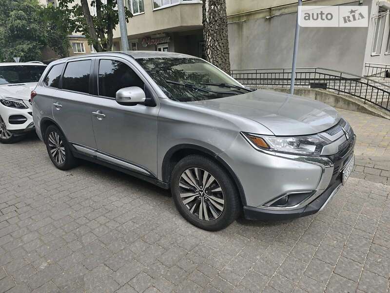 2019 mitsubishi outlander