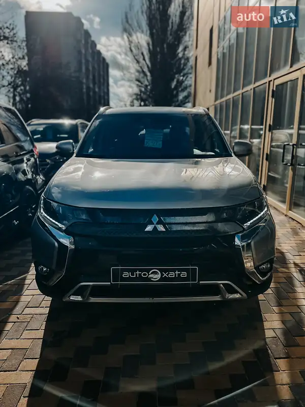 2020 mitsubishi outlander