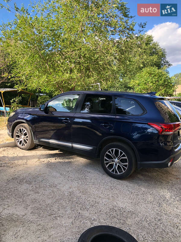 2016 mitsubishi outlander