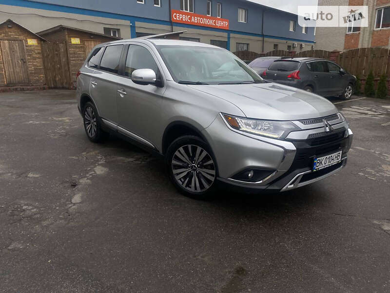 2018 mitsubishi outlander