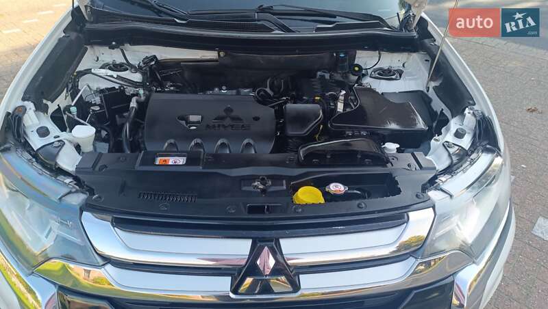 2015 mitsubishi outlander