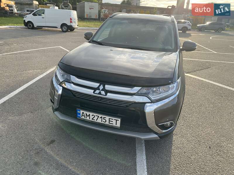 2018 MITSUBISHI Outlander