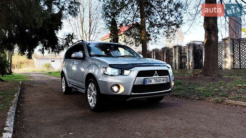 2012 mitsubishi outlander