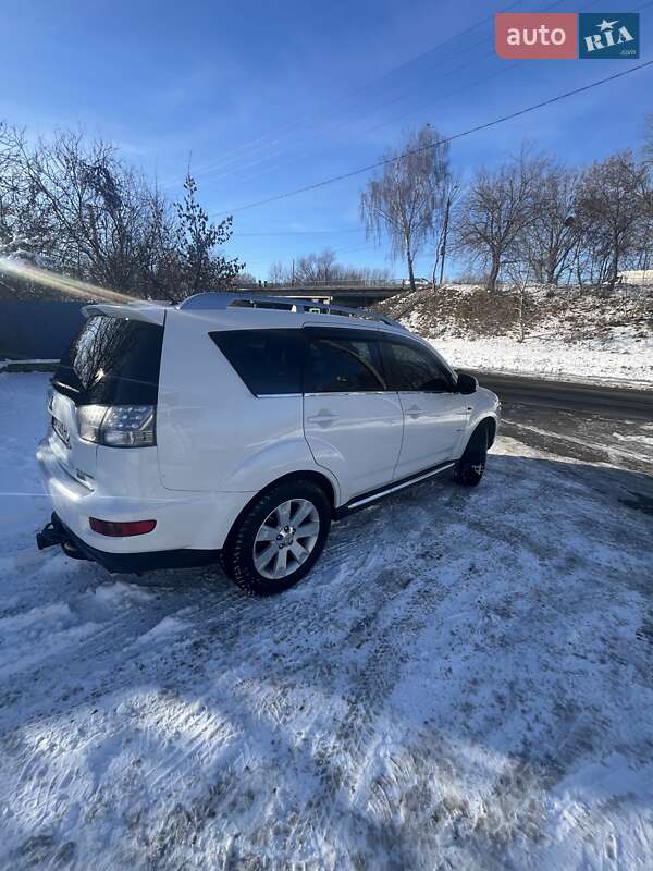 2010 mitsubishi outlander xl
