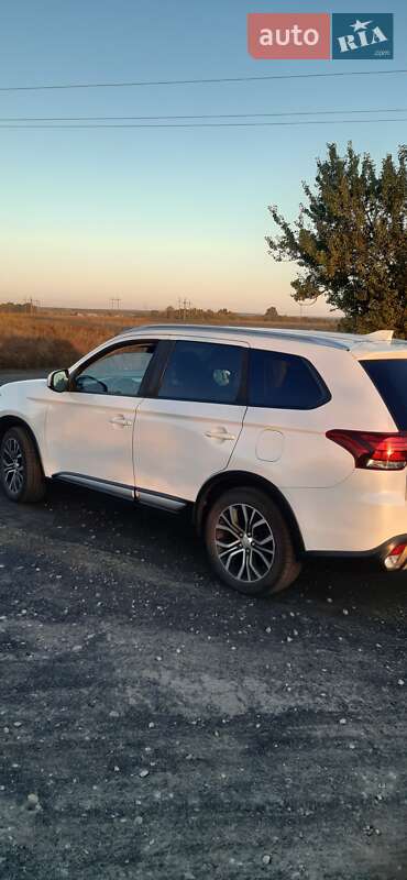 2018 mitsubishi outlander