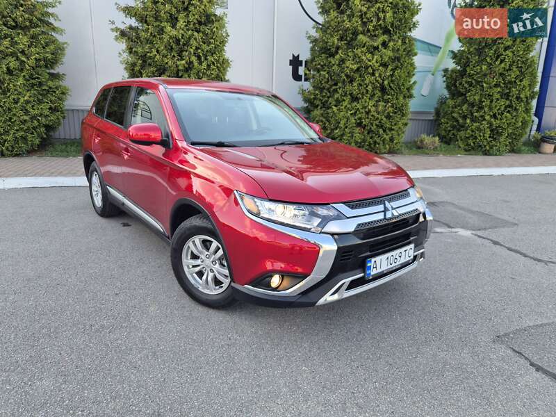 2020 MITSUBISHI Outlander