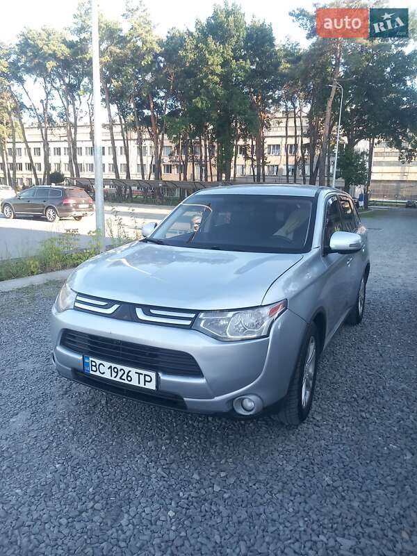 2014 mitsubishi outlander