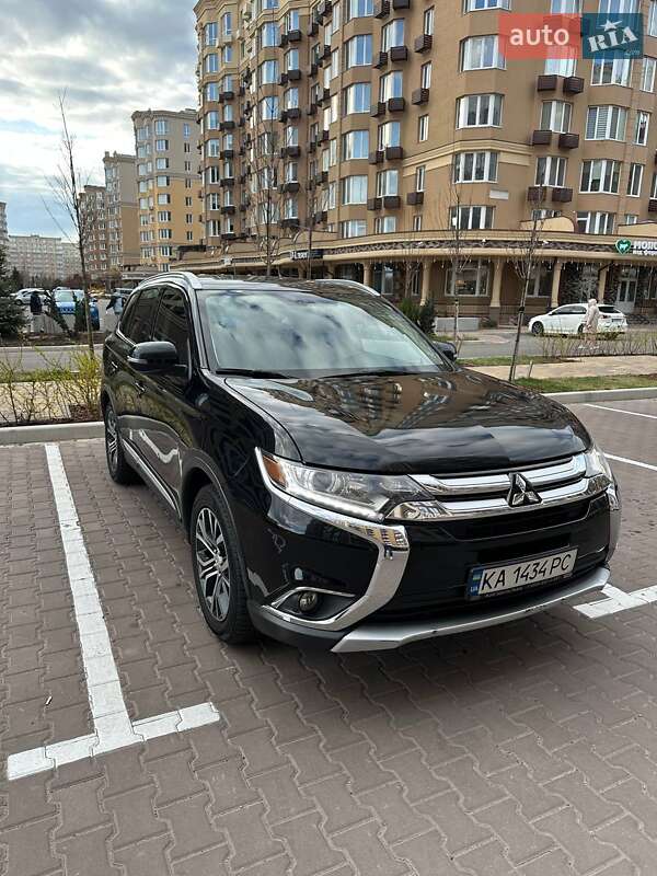 2017 MITSUBISHI Outlander