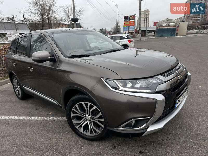 2017 MITSUBISHI Outlander