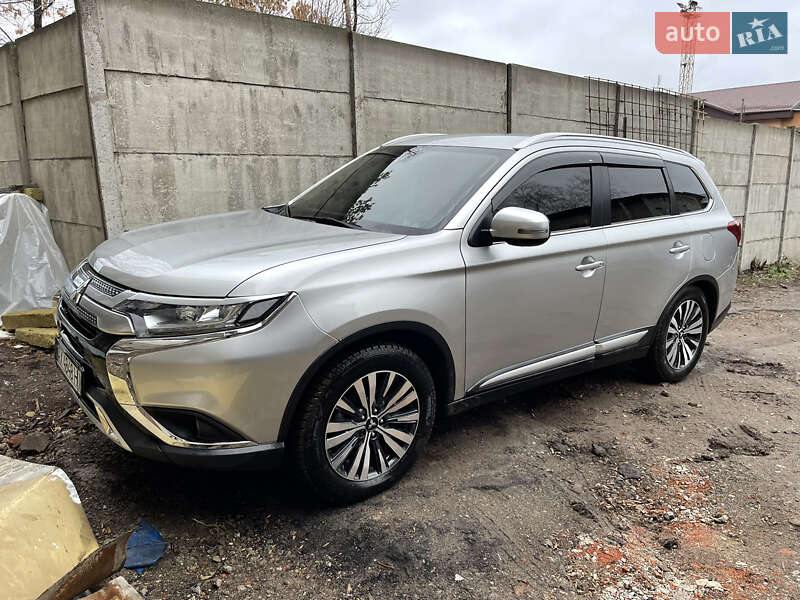 2019 mitsubishi outlander