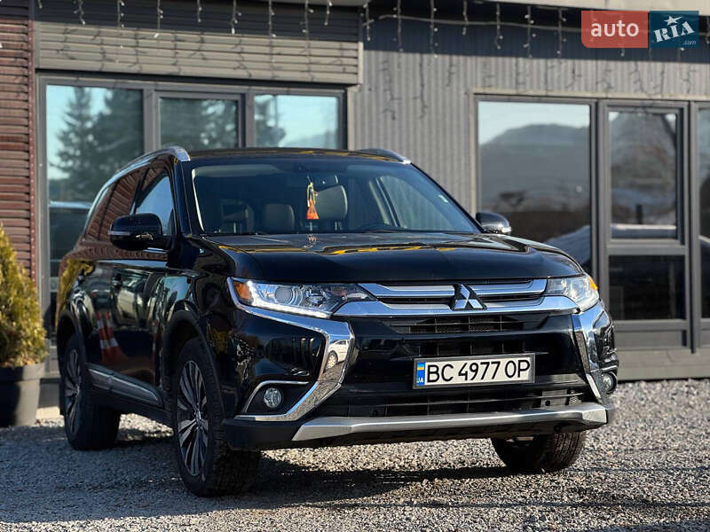 2019 MITSUBISHI Outlander