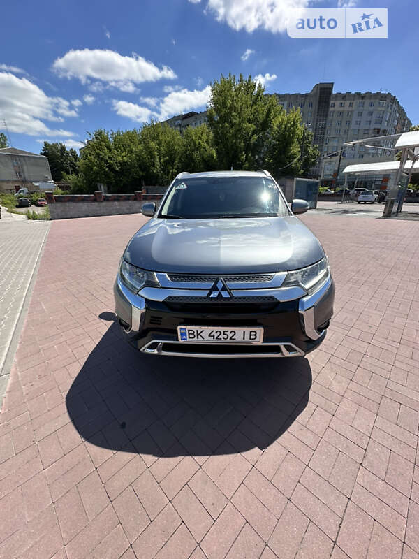 2018 mitsubishi outlander
