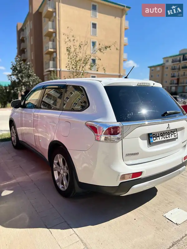 2014 mitsubishi outlander