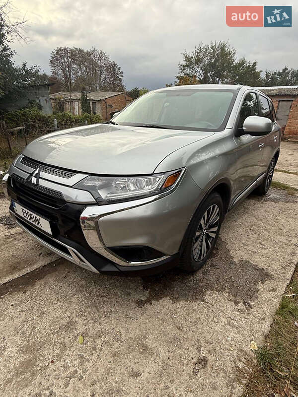 2018 mitsubishi outlander