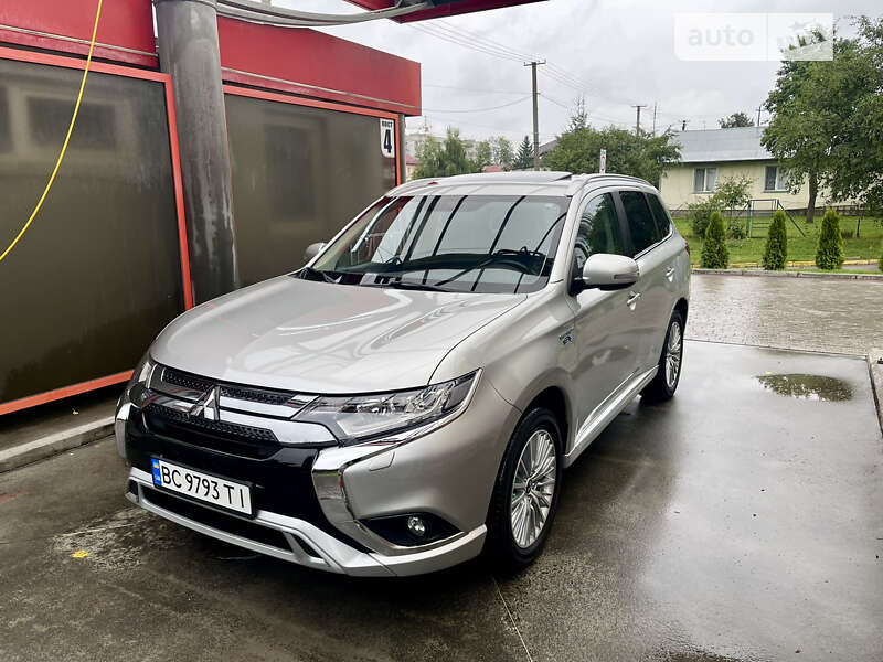 2020 mitsubishi outlander