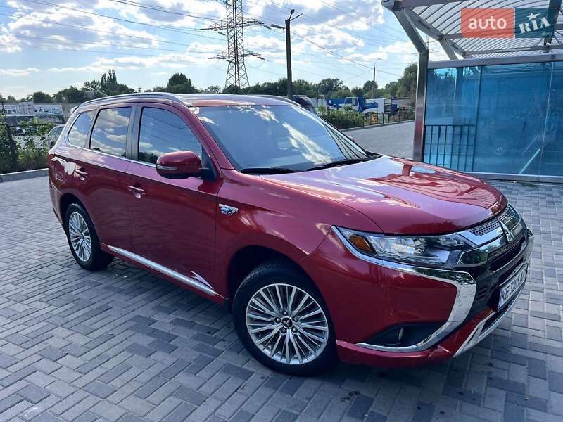 2019 MITSUBISHI Outlander