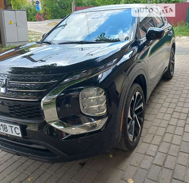 2023 MITSUBISHI Outlander