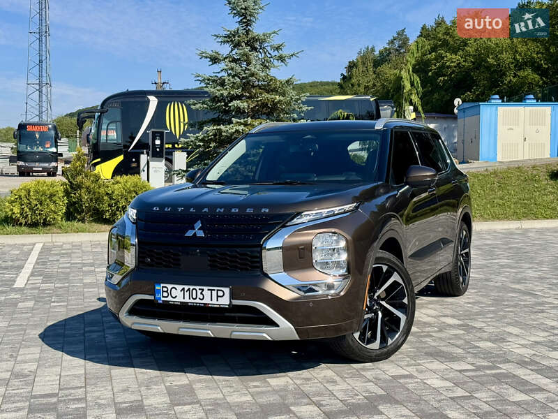 2022 MITSUBISHI Outlander