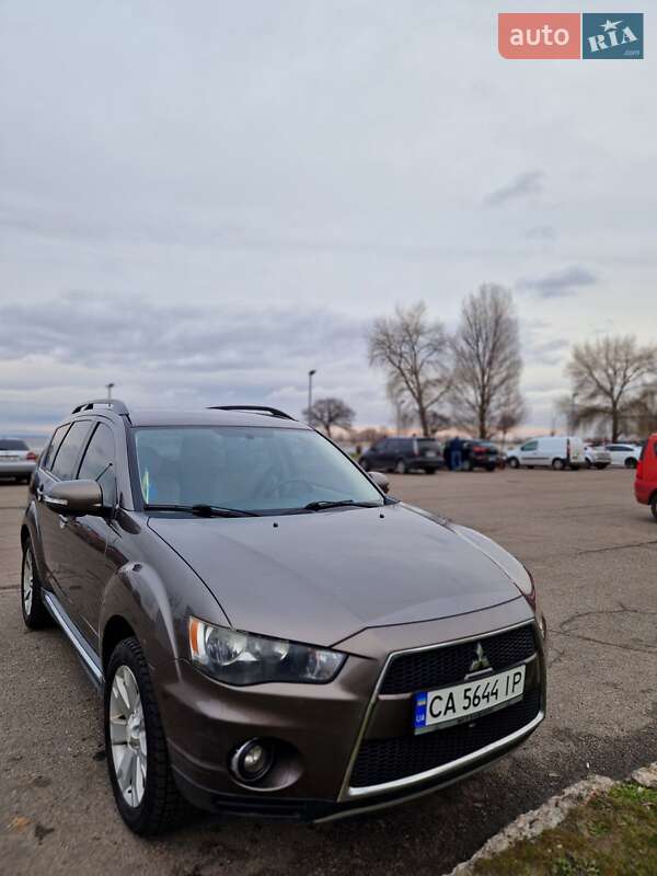 2010 mitsubishi outlander