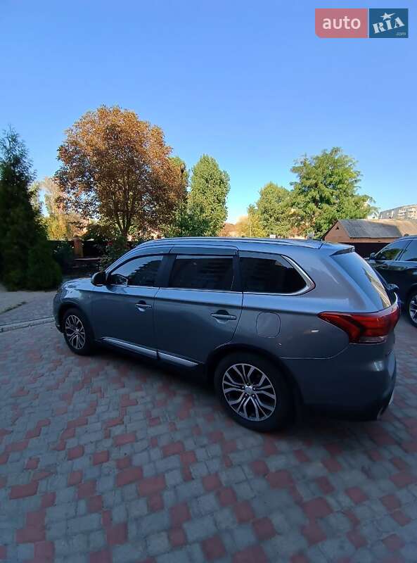 2016 mitsubishi outlander