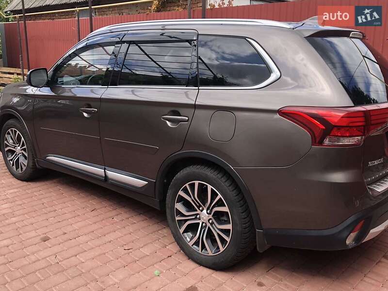 2016 mitsubishi outlander