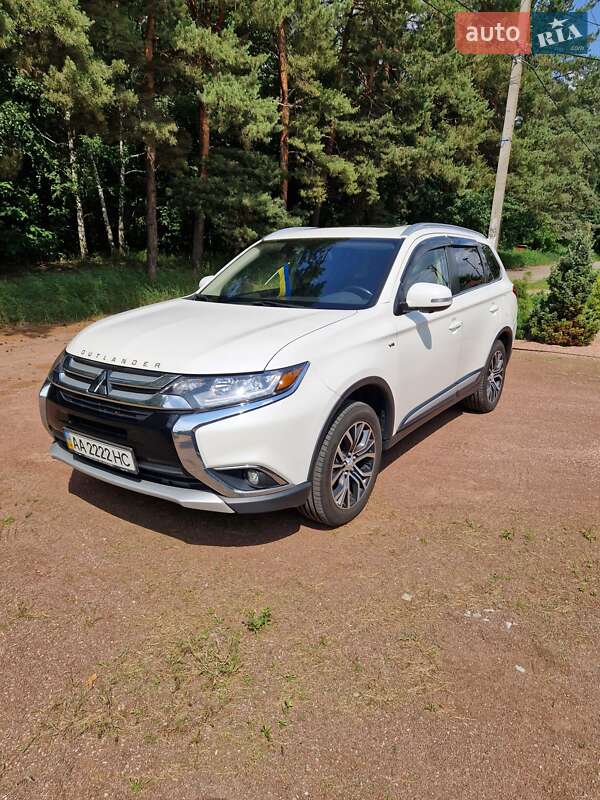2018 MITSUBISHI Outlander