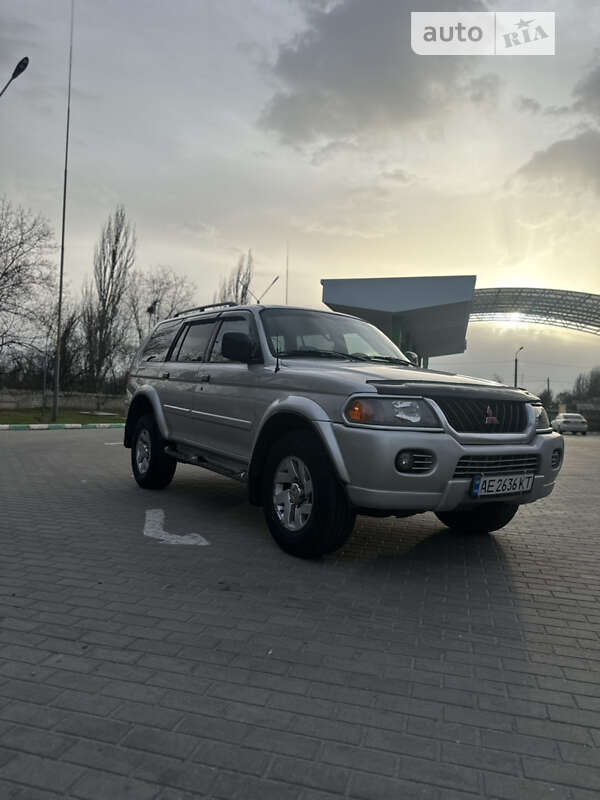 2002 mitsubishi montero sport