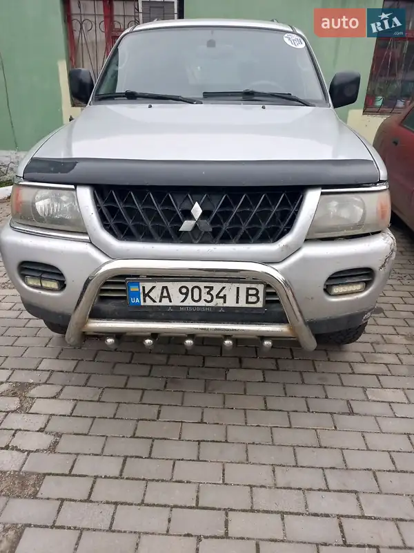 2002 mitsubishi montero sport