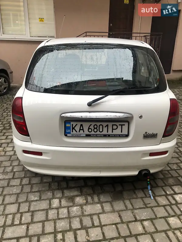 2001 daihatsu sirion
