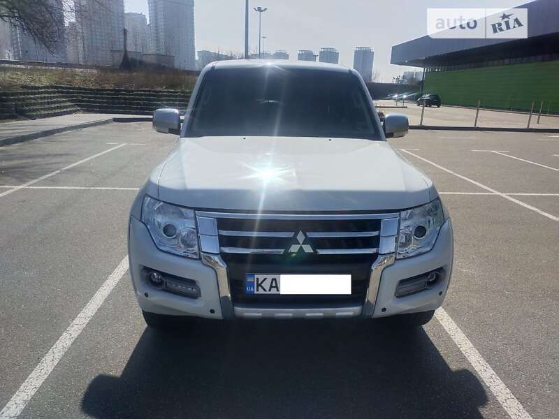 2016 mitsubishi pajero
