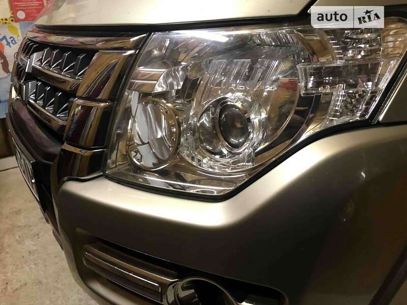 2017 mitsubishi pajero