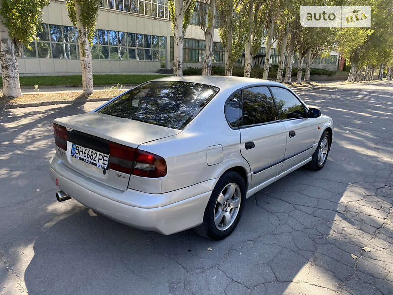 2000 subaru legacy