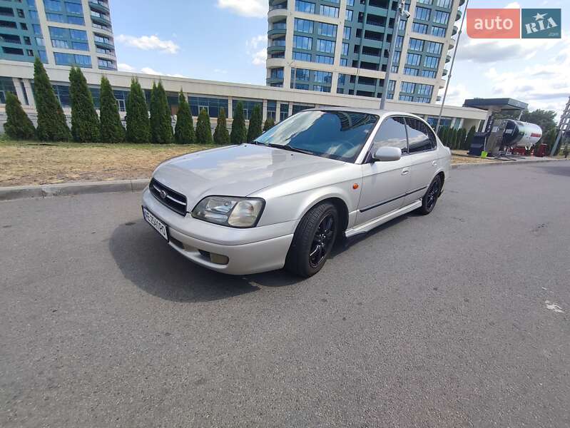 2000 subaru legacy