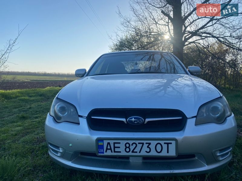 2004 subaru legacy