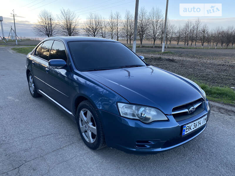 2004 subaru legacy