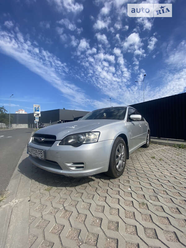 2004 subaru legacy