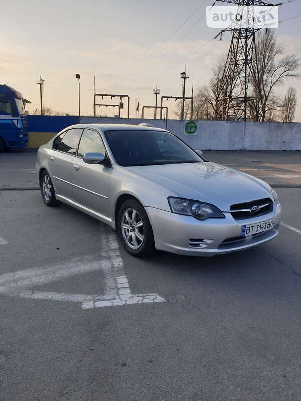 2004 subaru legacy