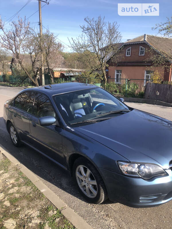 2004 subaru legacy