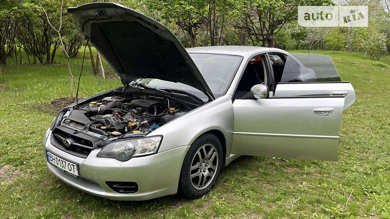 2004 subaru legacy