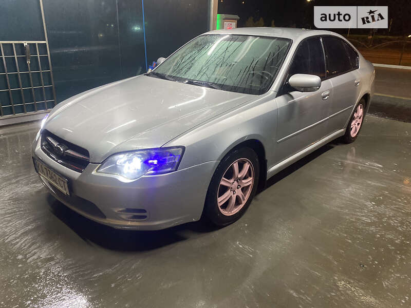 2004 subaru legacy