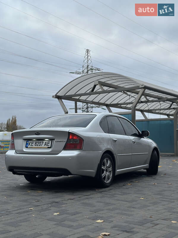 2005 subaru legacy