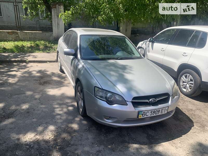 2004 subaru legacy