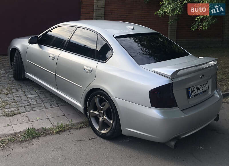 2004 subaru legacy
